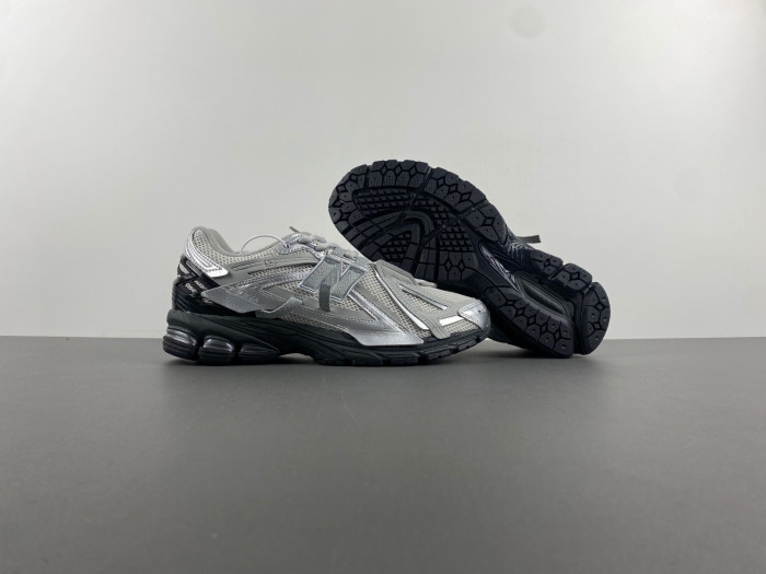 A.*SIC*S G*EL U1906AAF