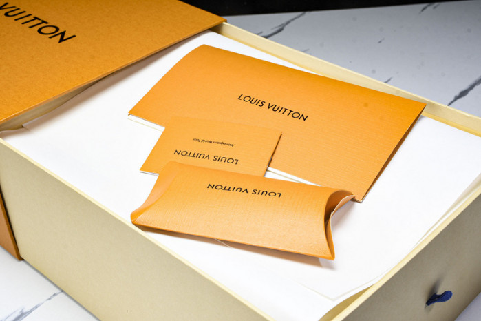 LOU VUIT RIVOLI LTRI-002