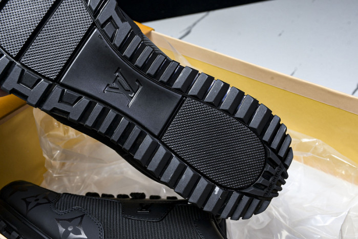 LOU VUIT RUN AWAY LVRA-008