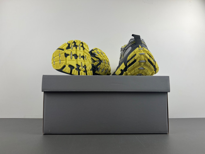 b*al*enciaga cargo bco-008