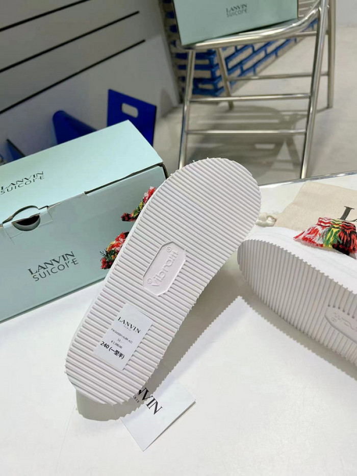 LA*NVN CURB SANDAS LCS-002