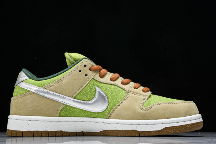 nike sb dunk low “escargot”  fq7585-200