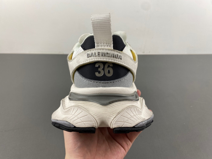 b*al*enciaga cargo bco-006