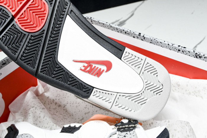 Air Jordan 4 “White Cement” 2025 FV5029-100