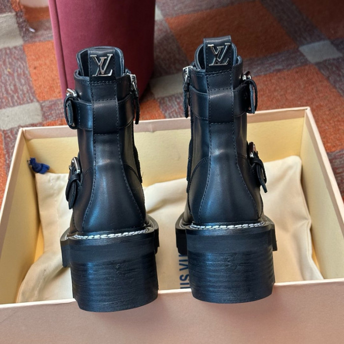 L**V**T* BOOTS LVTBS-036