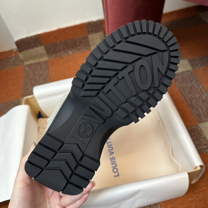 L**V**T* BOOTS LVTBS-021