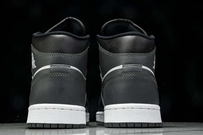 Jordan 1 Mid DQ8426-001