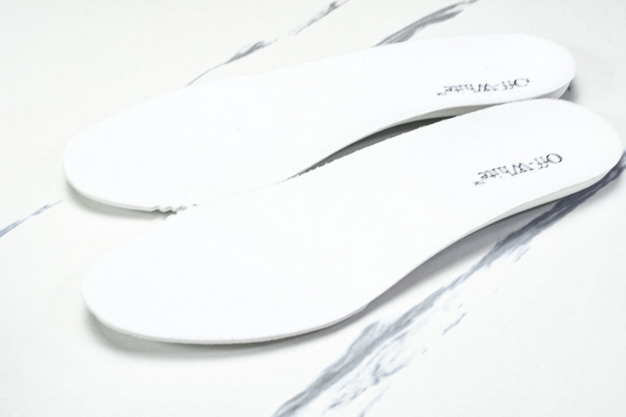 C/O​ SNEAKERS CO-023