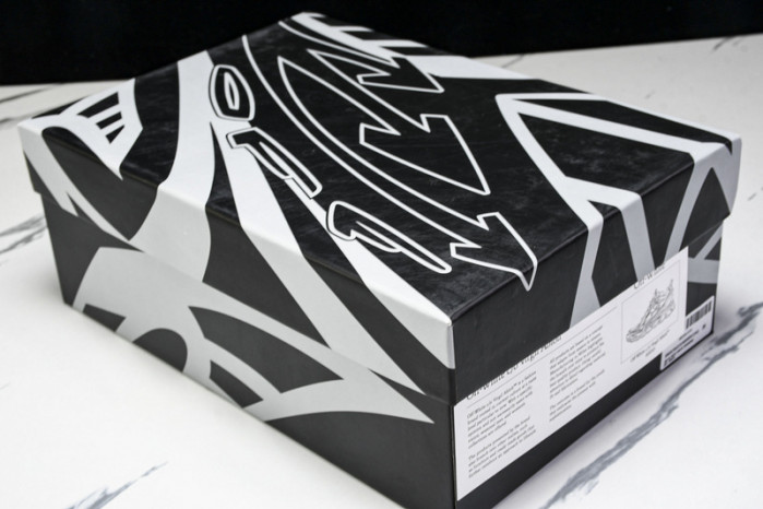 C/O​ SNEAKERS CO-023