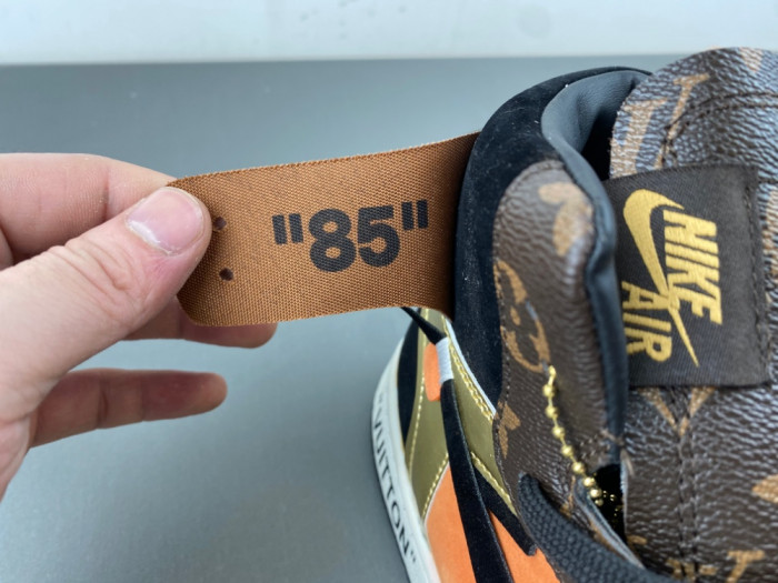 Air Jordan 1 High & LV 554724-555