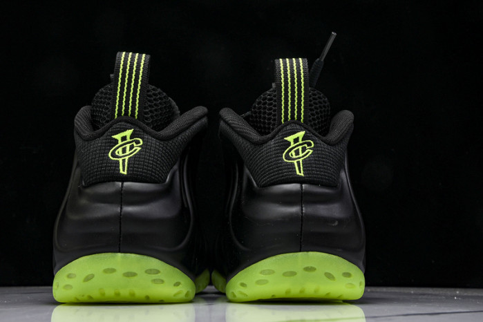 Nike Air Foamposite One “Volt” HF2902-001
