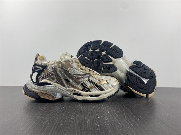 Ba*len*cia*ga track trainer  btt-022