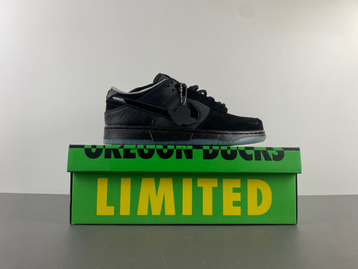 Nike Dunk Low “Oregon Black” HV1470-001