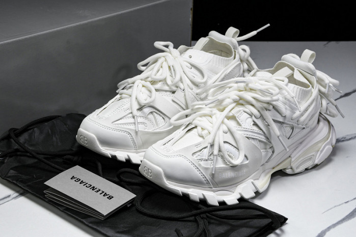 Ba*len*cia*ga track runner btt-202