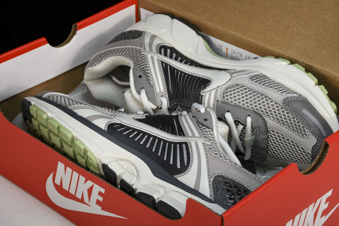 nike air zoom vomero 5   fb8825-001