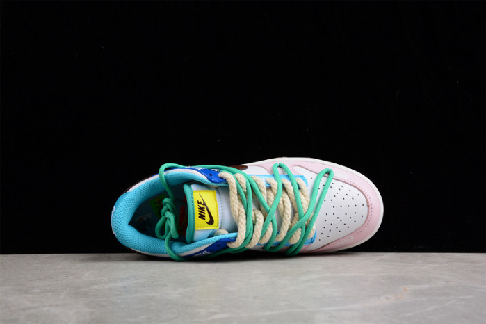 nk dunk low se "free .99"  cz2496-100