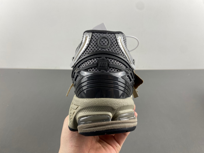 A.*SIC*S G*EL U1906AA