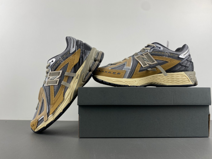 A.*SIC*S G*EL U1906AA