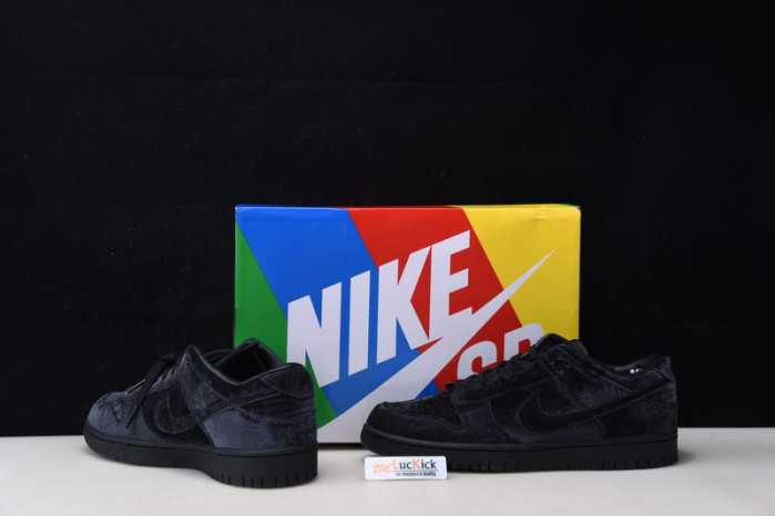 dover street market x nike sb dunk low  black dh2686-002